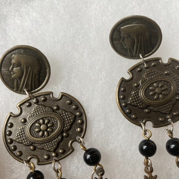 Adorable Vintage Safari‎ Dangle Earrings - Picture 3 of 4